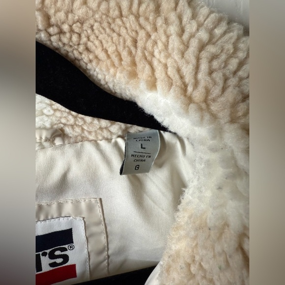 Levi's Women's Zip Up Sherpa Teddy Jacket - Large - Picture 8 of 11